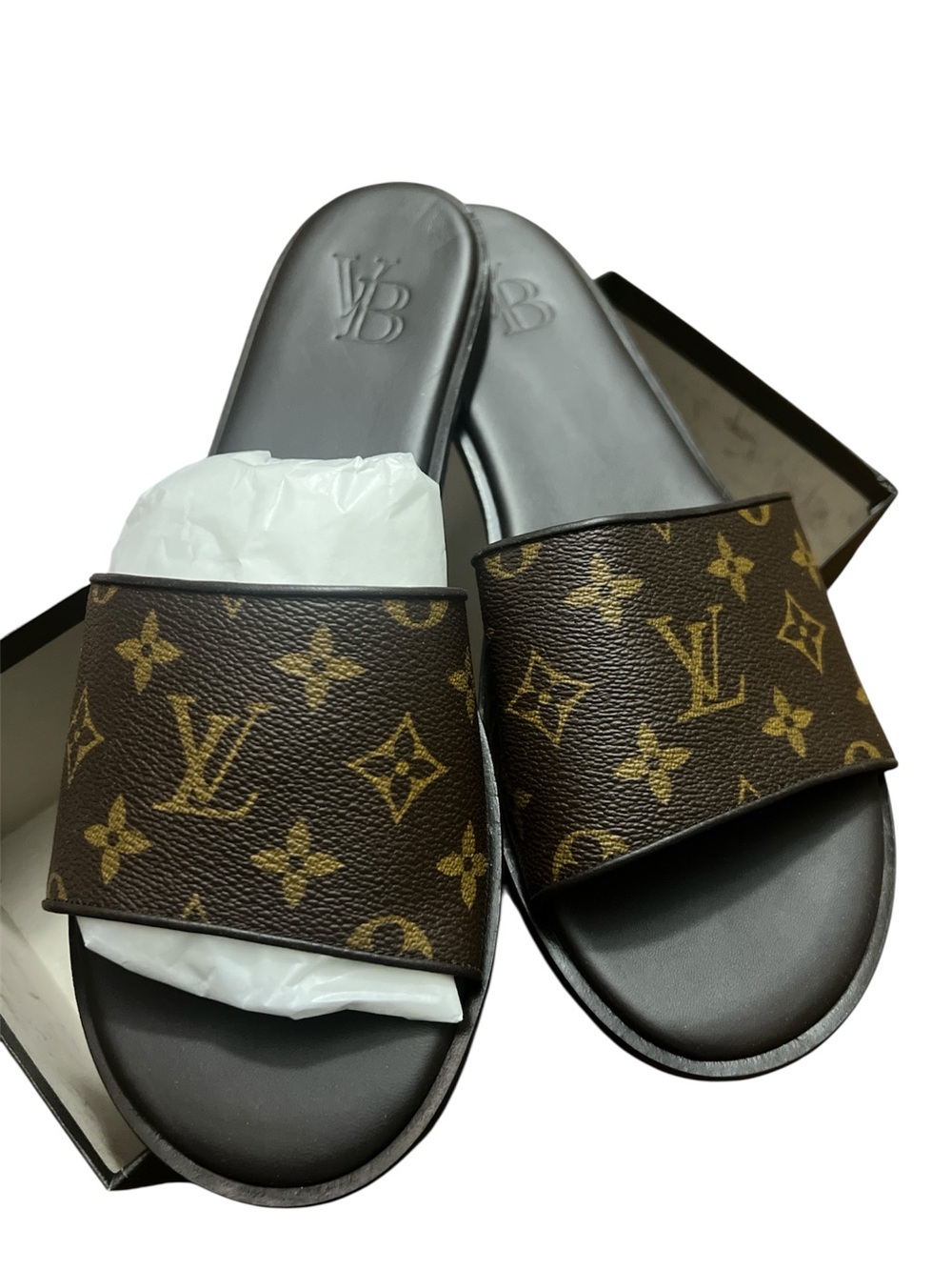 Boho vintage LV Sandal Flats - Picture 3 of 5